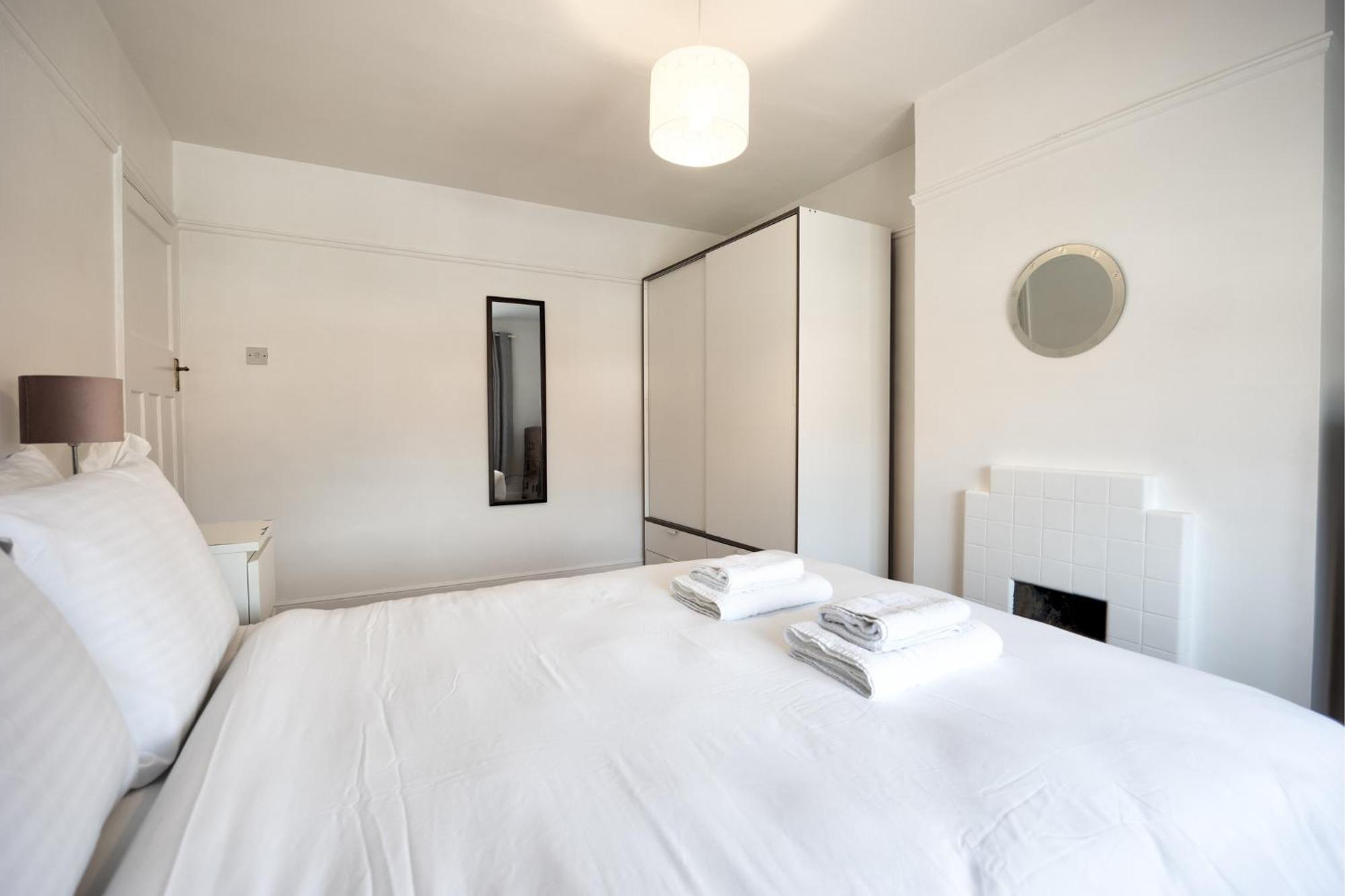 Apartment 3bed In Rialto 10 Min To *