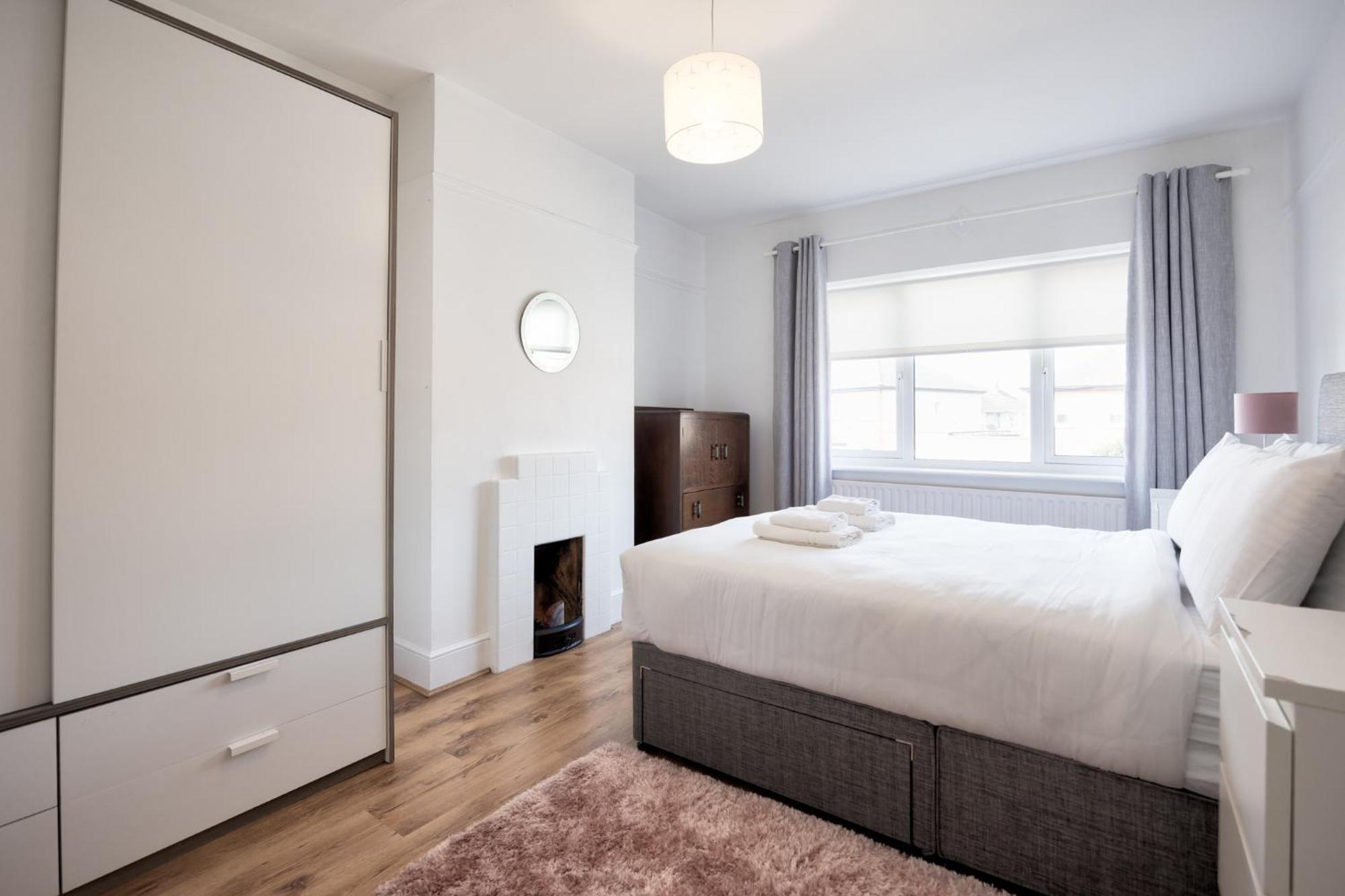 3bed In Rialto 10 Min To *